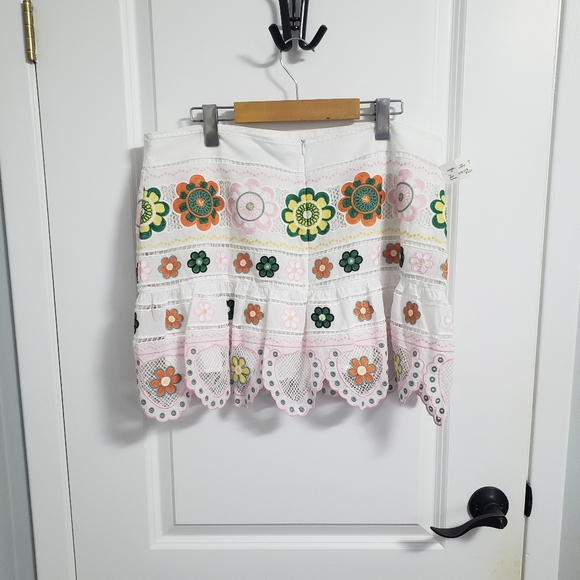 ZARA White Floral Crochet Embroidered Skort - Picture 6 of 13